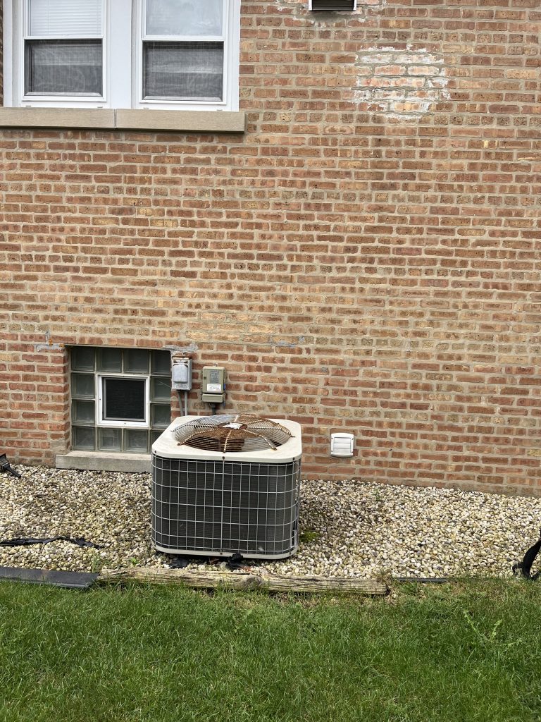 Replacing old Central AC unit in Des Plaines IL 60016