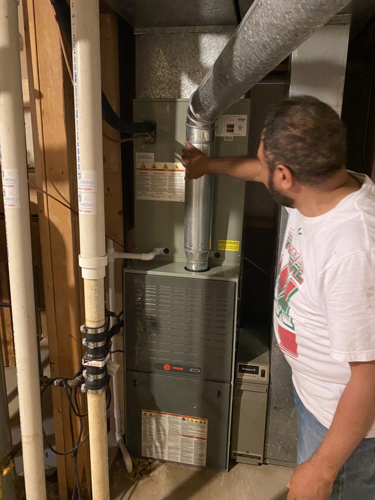 Residential gas furnace inspection in Des Plaines IL